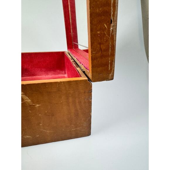 Vintage Vintage Streamlined Design Wooden Jewelry Box with Red Bakelite Handle - Picture 7 of 10